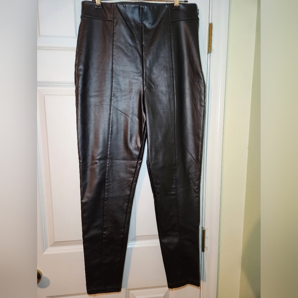 ANN TAYLOR Black Faux Leather Pant Womens Size 10 Side Zip - Picture 1 of 6
